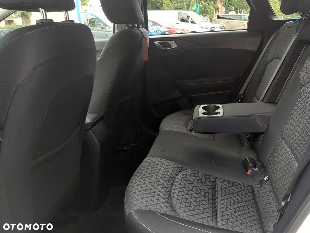 Kia Ceed 1.5 T-GDI M - 17