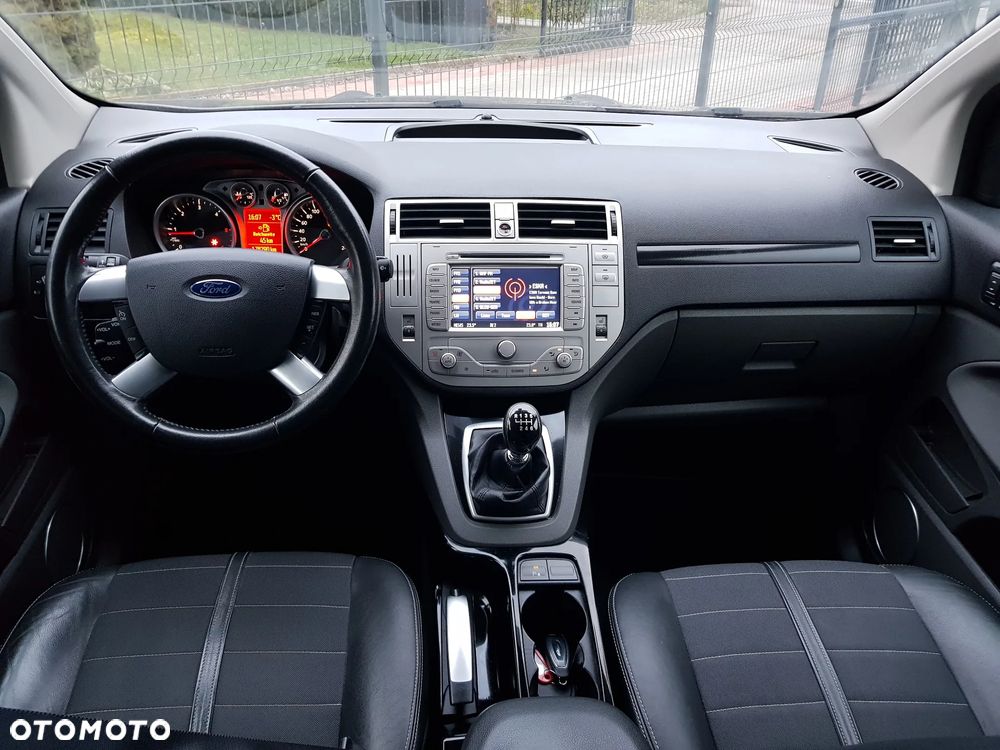 Ford Kuga 2.0 TDCi 2x4 Titanium - 14