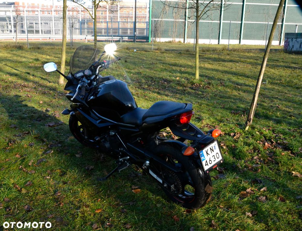 Yamaha XJR - 6