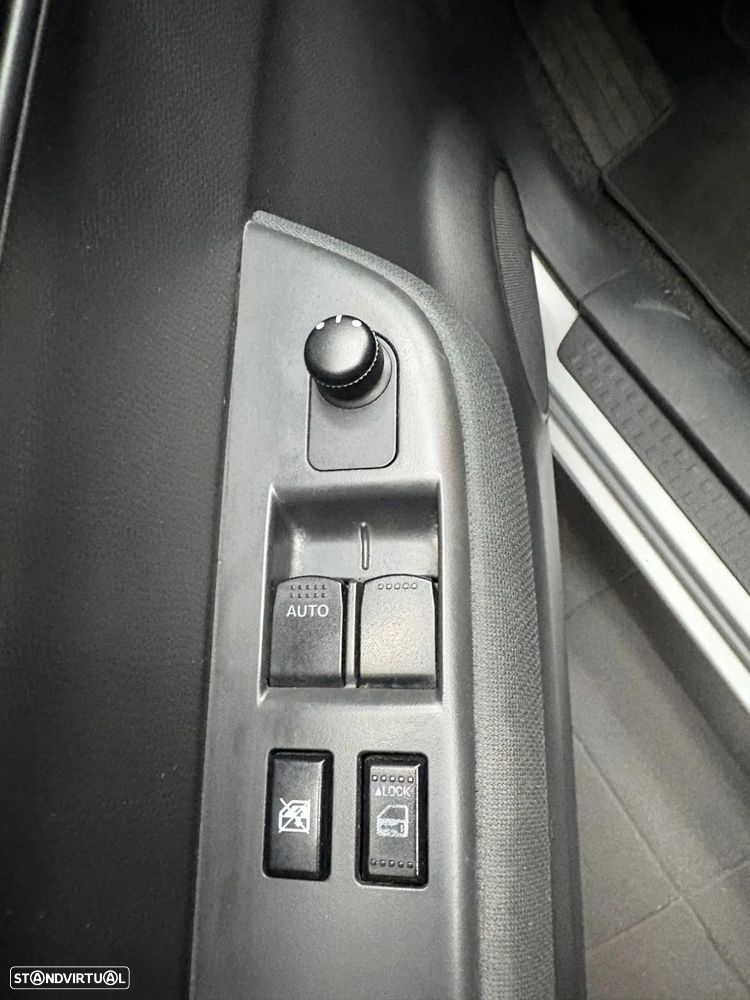 Suzuki Swift 1.3 DDiS Sport — fotografia 17