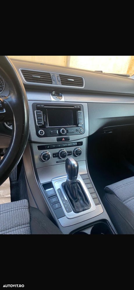 Volkswagen Passat Variant 2.0 TDI Blue TDI DSG Comfortline - 11