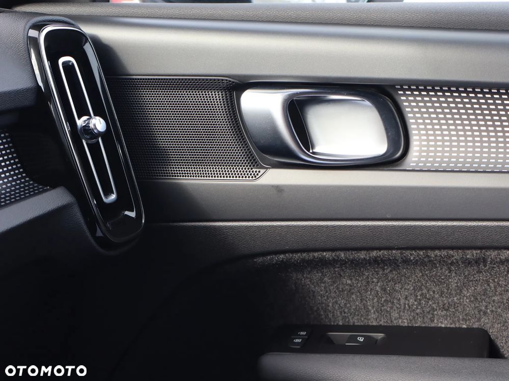 Volvo XC 40 T3 R-Design - 23