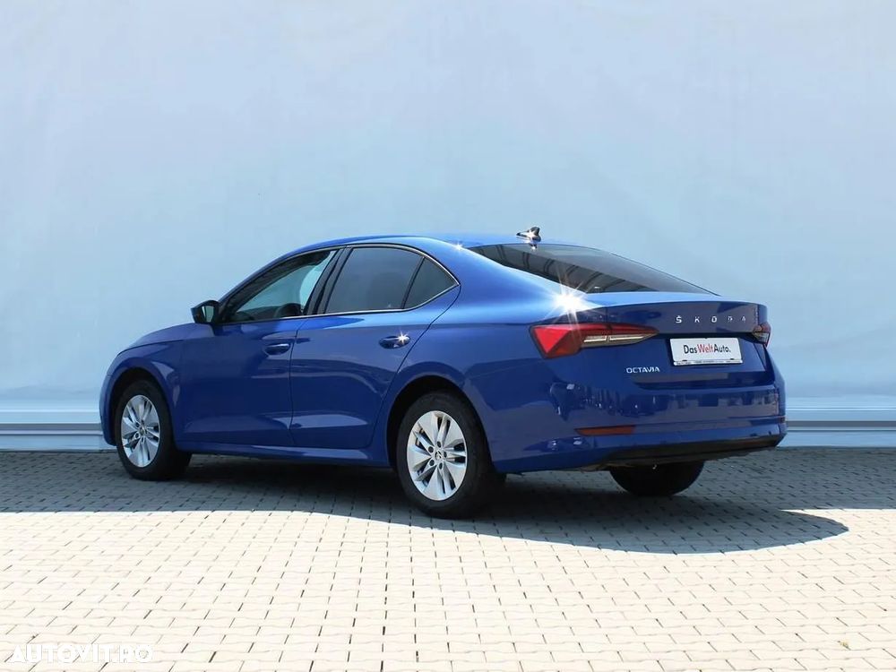 Skoda Octavia 2.0 TDI DSG Ambition - 3