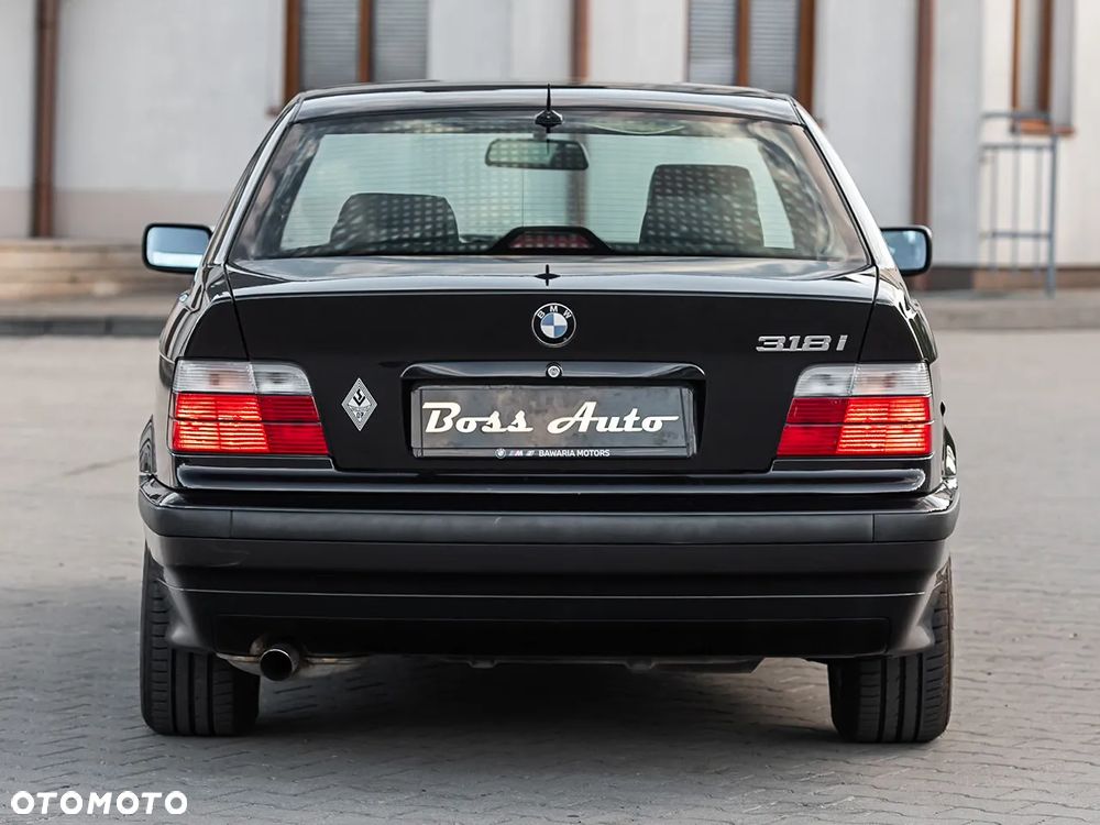 BMW Seria 3 318i - 12