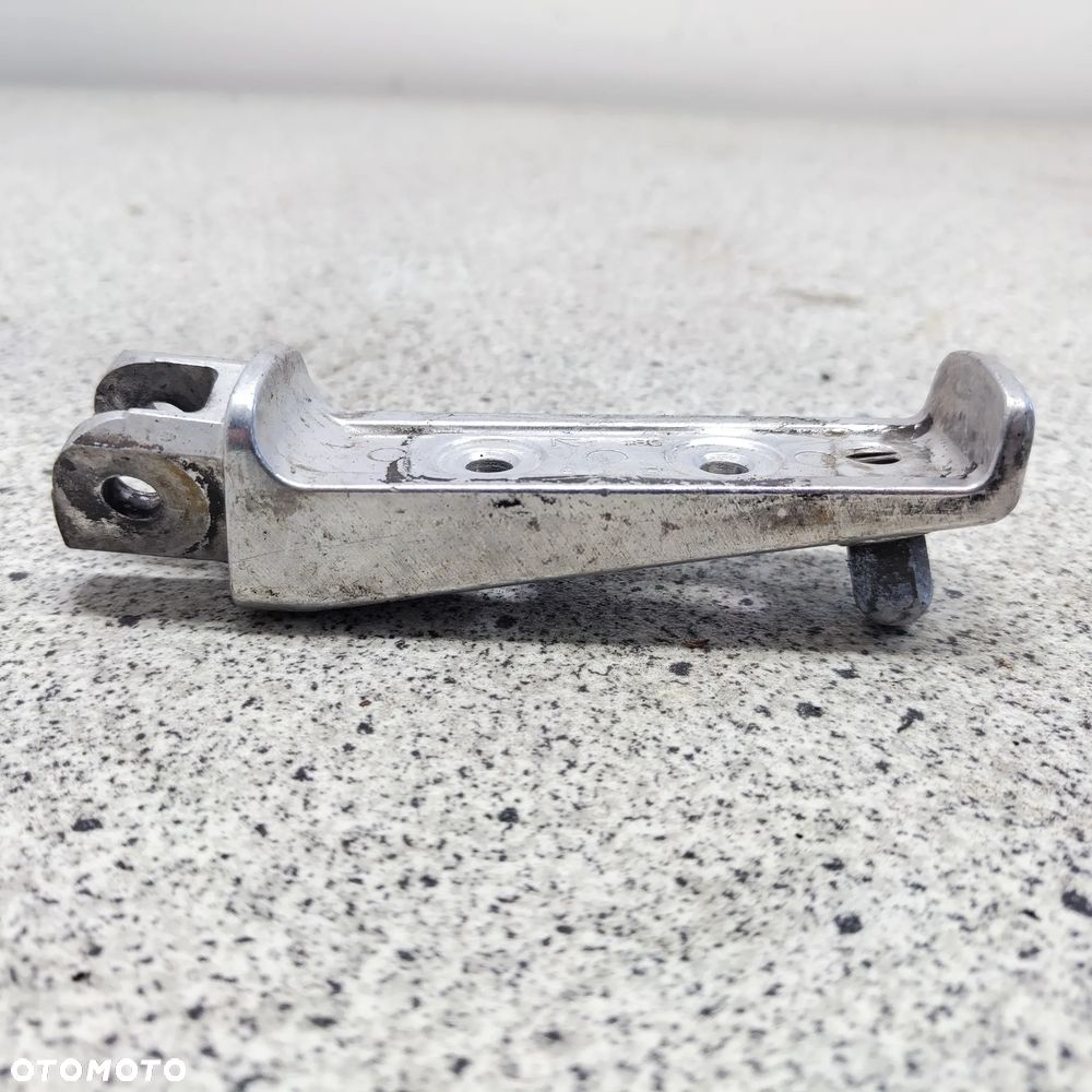 Podnóżek prawy przód, kierowcy Yamaha FZ6 - 2