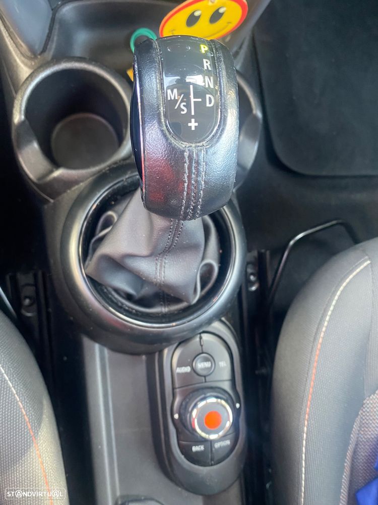 MINI 3 Portas Cooper D Auto - 17