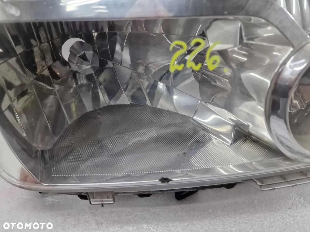 NISSAN X-TRAIL T31 07- PRAWA ZWYKŁA LAMPA PRZEDNIA PRZÓD , NR ICHIK0H1786 , NR AUKCJI LA226 - 7