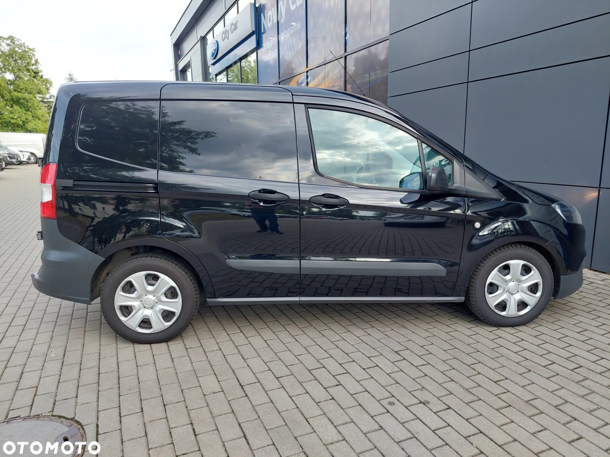 Ford COURIER - 28