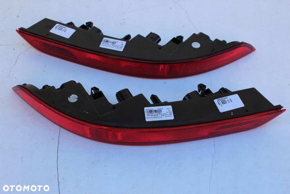 Porsche Cayenne Tylna Prawa Lampa Zderzak Led 2010- Oryginał 7P5945702B