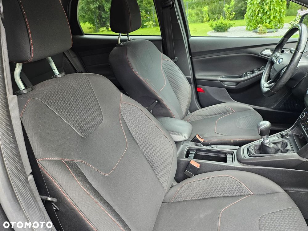 Ford Focus 1.5 EcoBoost ST-Line Business - 30