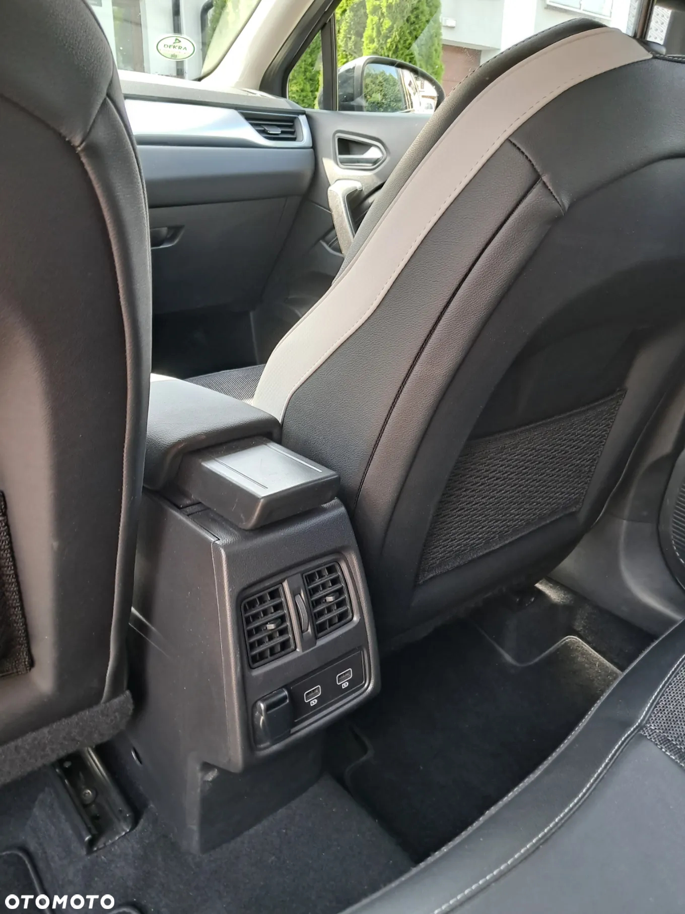 Renault Captur 1.0 TCe Techno - 11