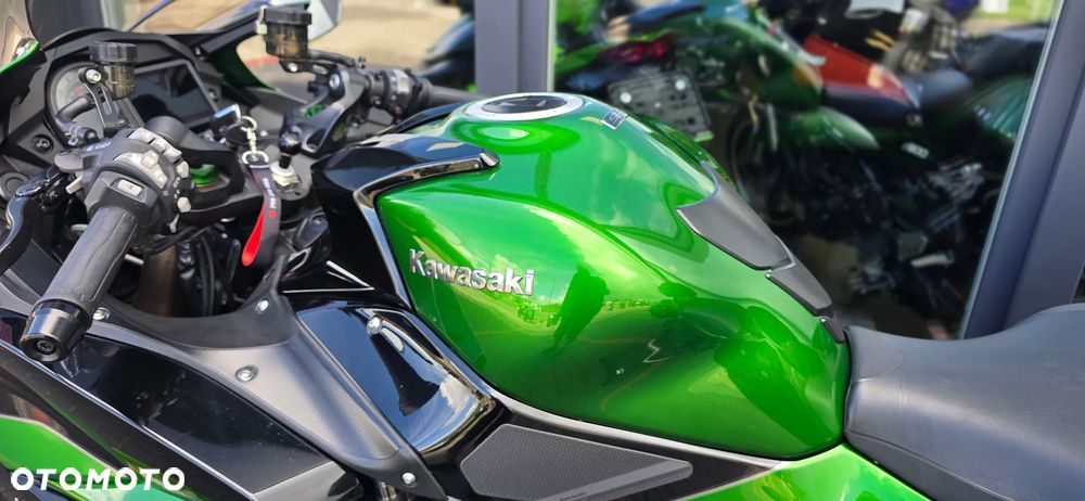 Kawasaki H2 - 35