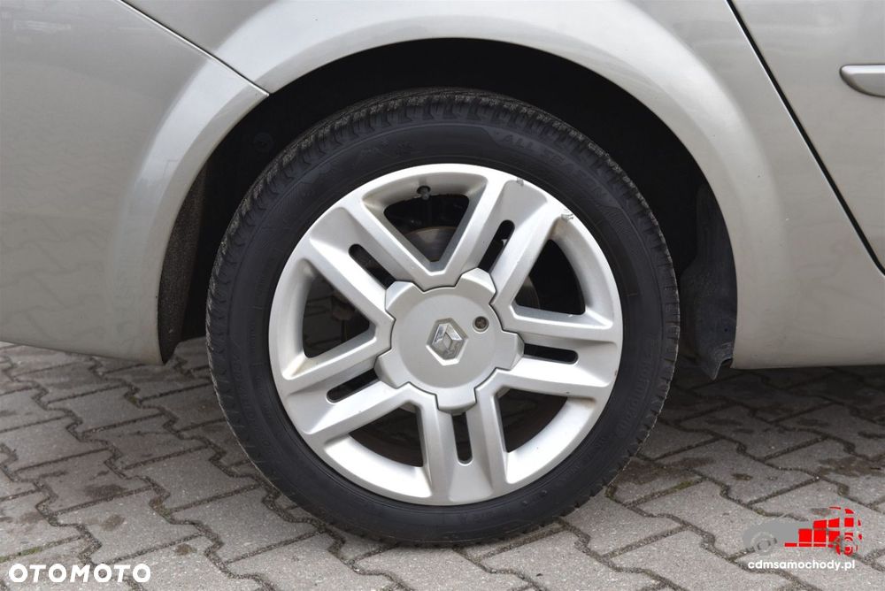 Renault Grand Scenic - 11