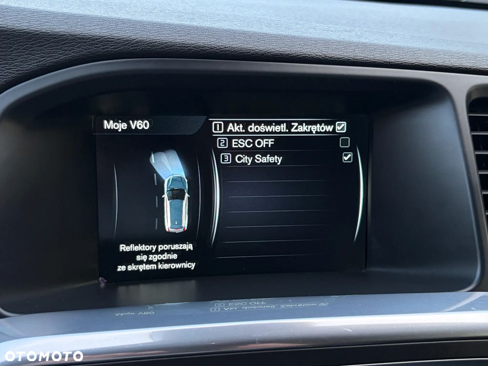 Volvo V60 D3 Momentum - 33