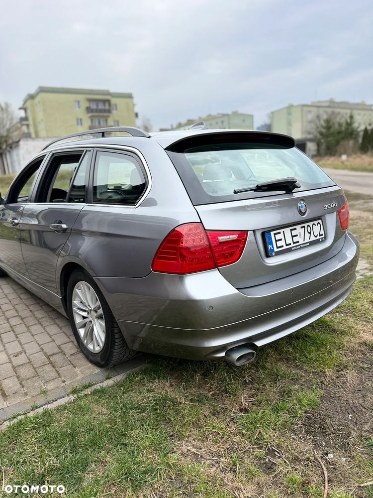 BMW Seria 3 320d - 4