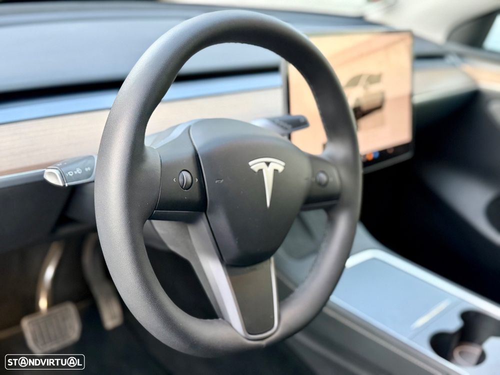 Tesla Model Y Long Range Dual Motor AWD - 21