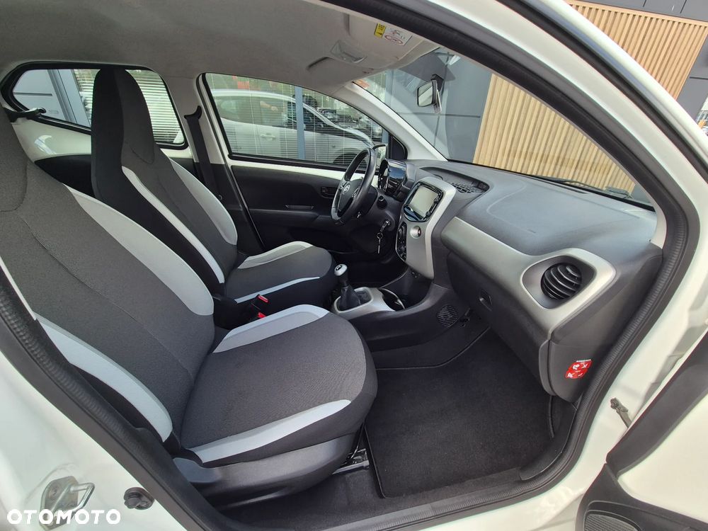 Toyota Aygo x-play Eco - 34