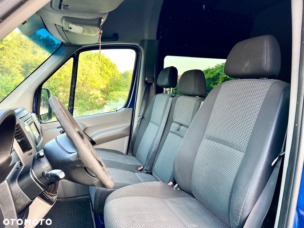 Mercedes-Benz Sprinter - 12
