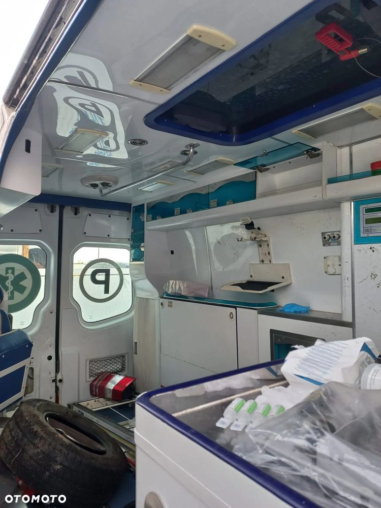 Mercedes Sprinter 3.0 ambulans na czesci - 7