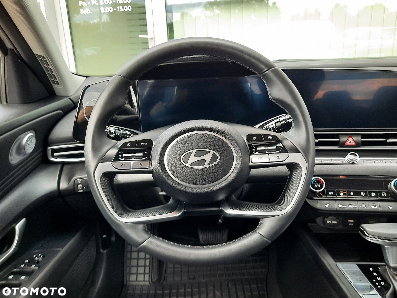 Hyundai Elantra - 4