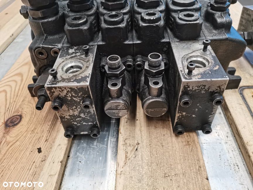 Rozdzielacz hydrauliczny Wacker Neuson WL 38 - 2
