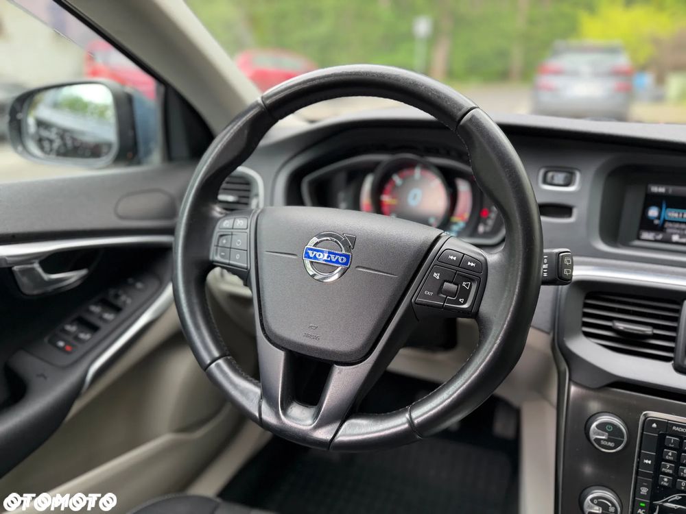 Volvo V40 D2 Powershift Momentum - 11