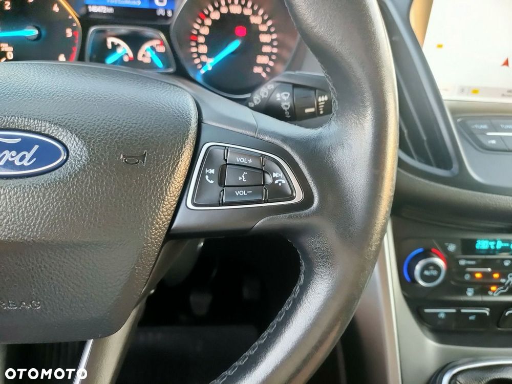 Ford Kuga - 26