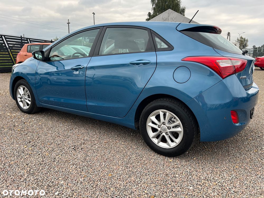 Hyundai i30 1.4 Intro Edition - 12