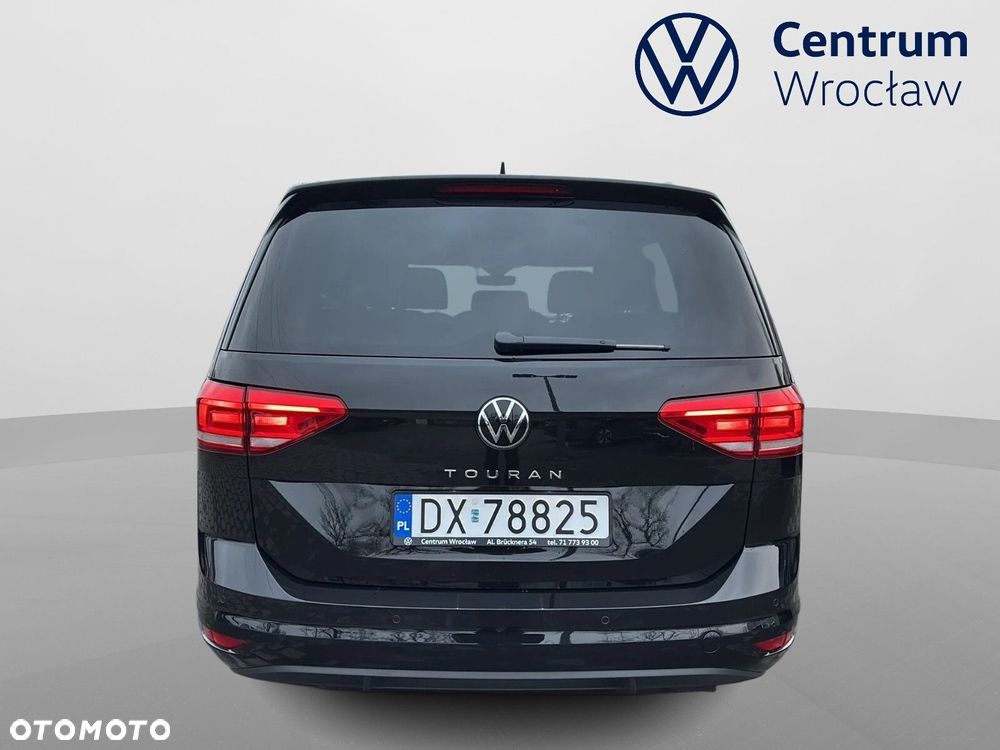 Volkswagen Touran - 11