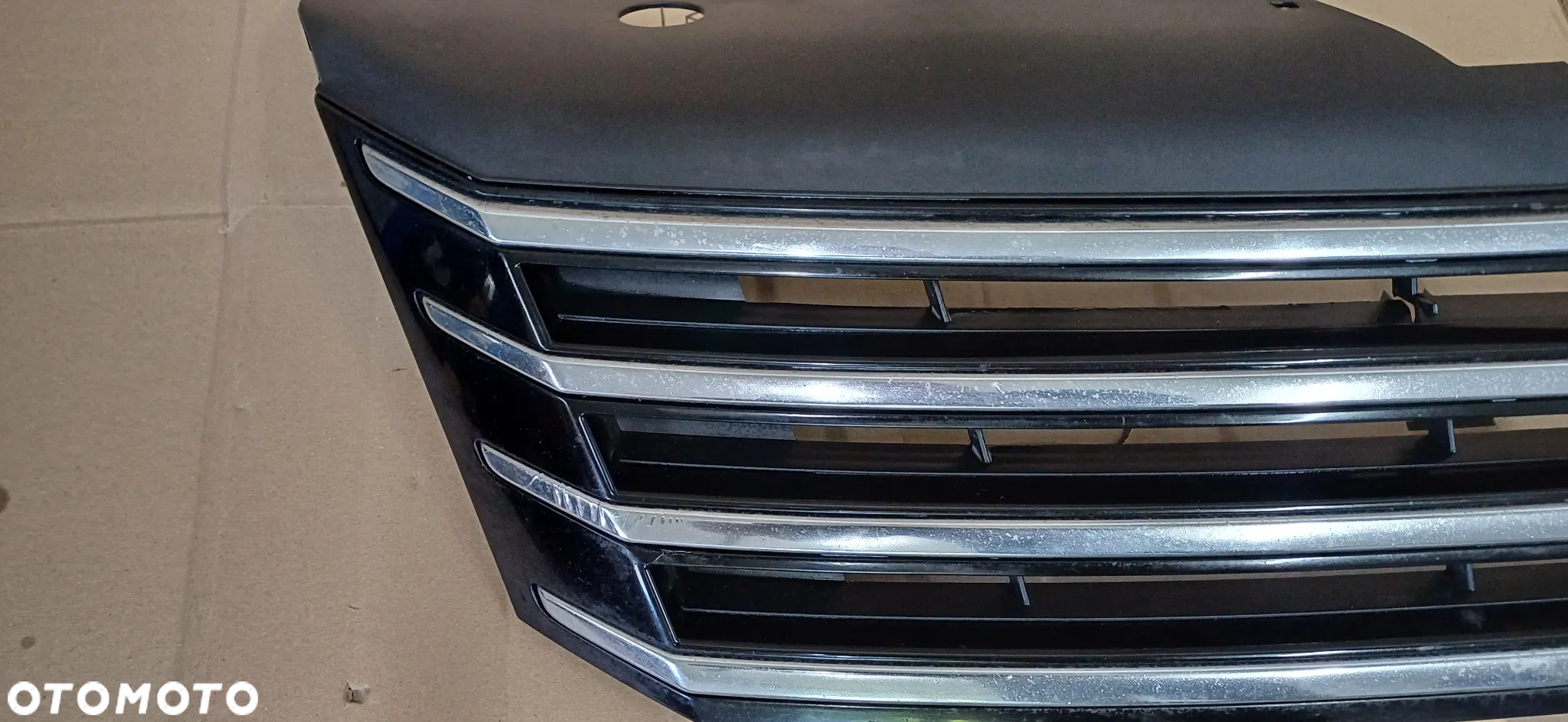 Volkswagen Passat B7 grill atrapa chłodnicy zderzaka przedniego 3AA853651 - 2