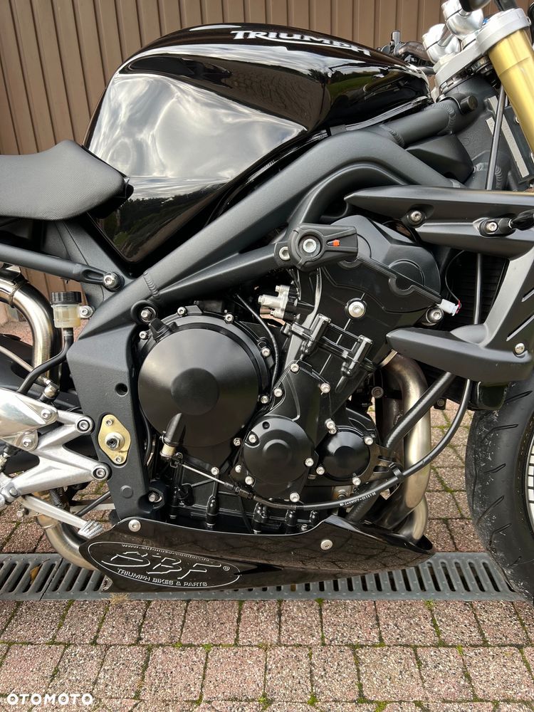 Triumph Street Triple - 13