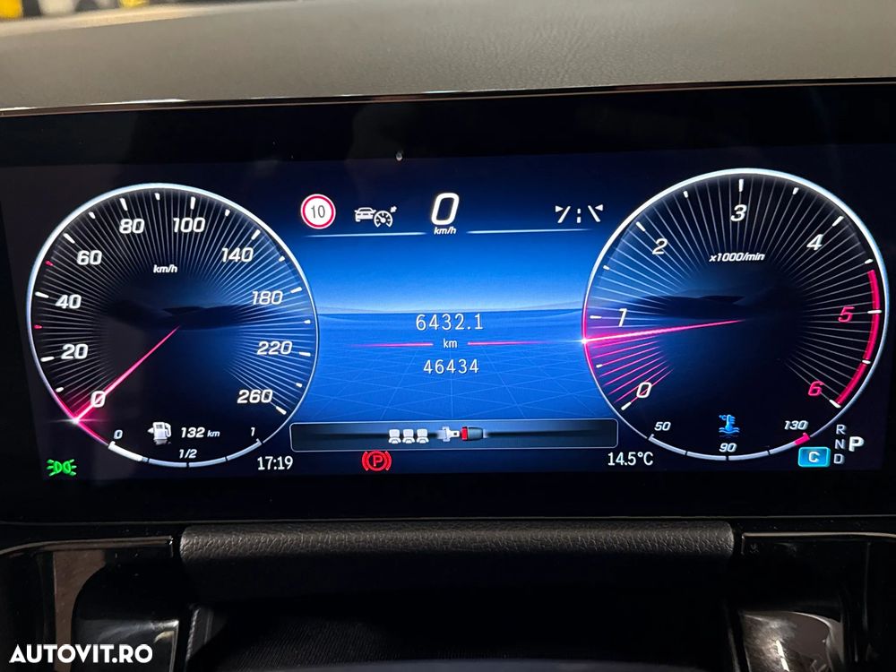 Mercedes-Benz GLA - 12