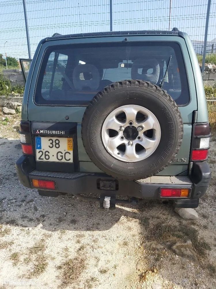 Mitsubishi Pajero 2.5 TDi GLX — photo 4