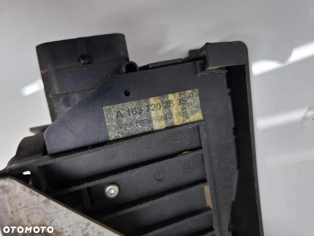 ZAMEK PRZEDNI PRZÓD MERCEDES ML W163 PRZED LIFTEM - 2