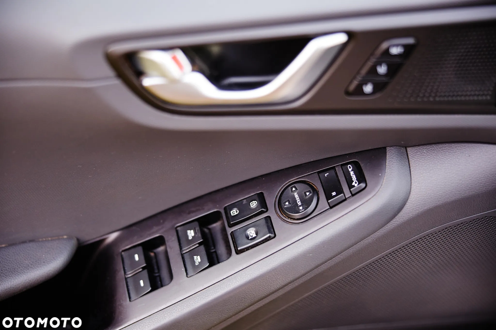 Hyundai IONIQ hybrid Platinum - 24