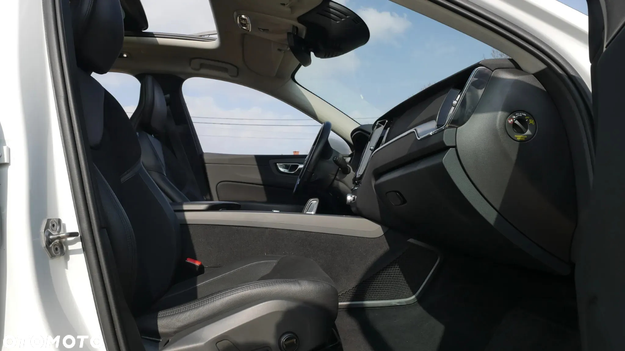 Volvo XC 60 T8 AWD Plug-In Hybrid Momentum Pro - 15