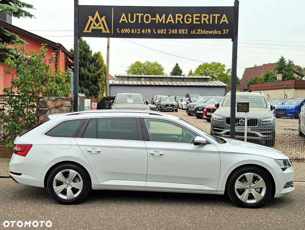 Skoda Superb 2.0 TDI Premium Edition - 9