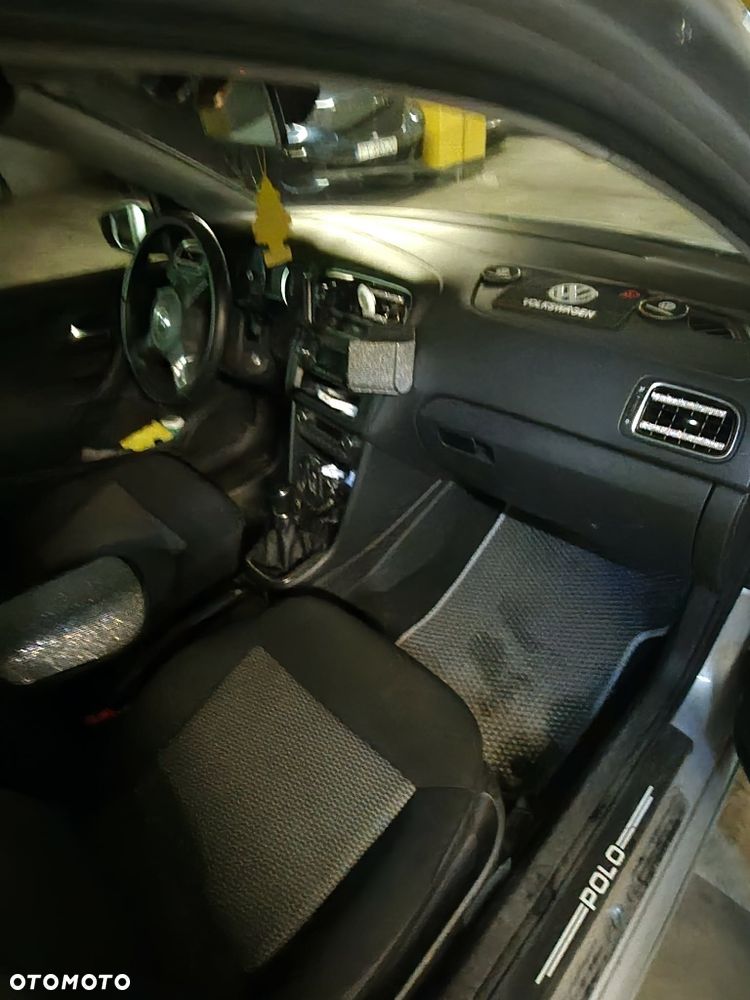 Volkswagen Polo - 8