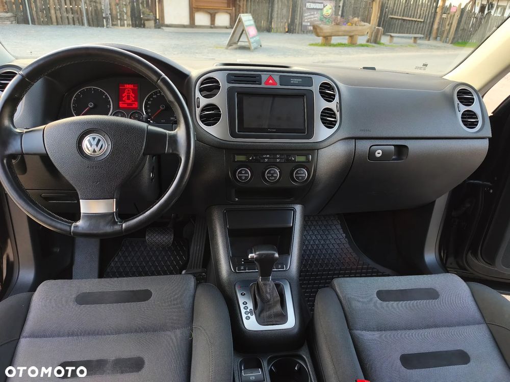 Volkswagen Tiguan - 16