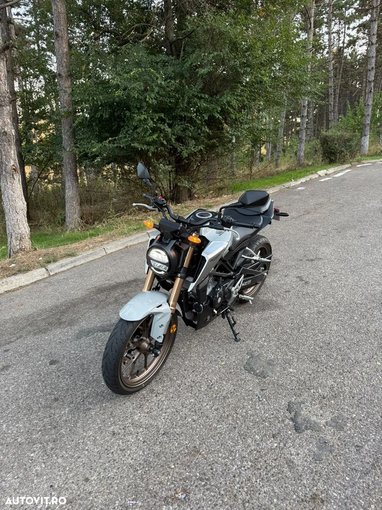 Honda CB 125R - 2