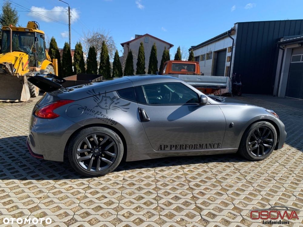 Nissan 370 Z - 38