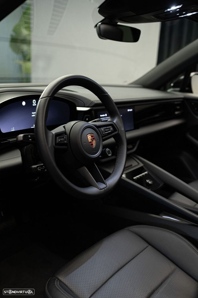 Porsche Macan Electric 4 - 11