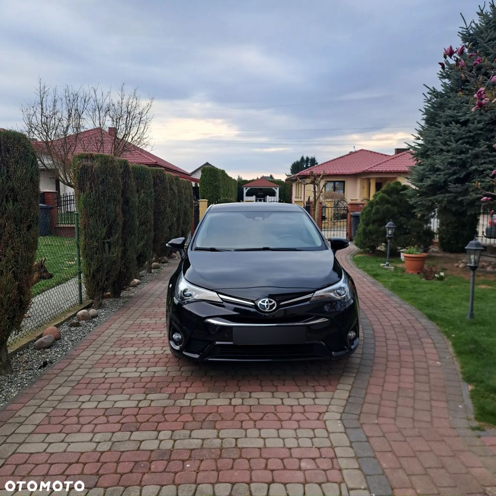 Toyota Avensis 2.0 D-4D Premium - 1