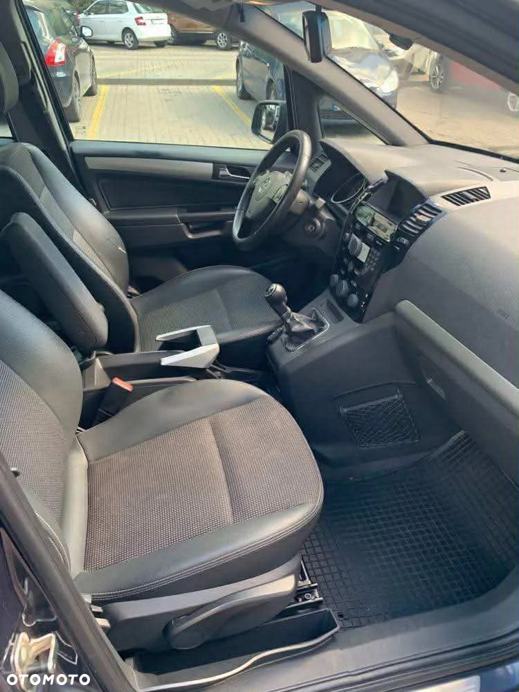 Opel Zafira - 11