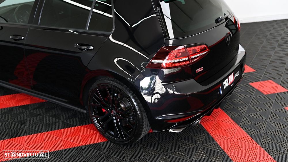 VW Golf - 16