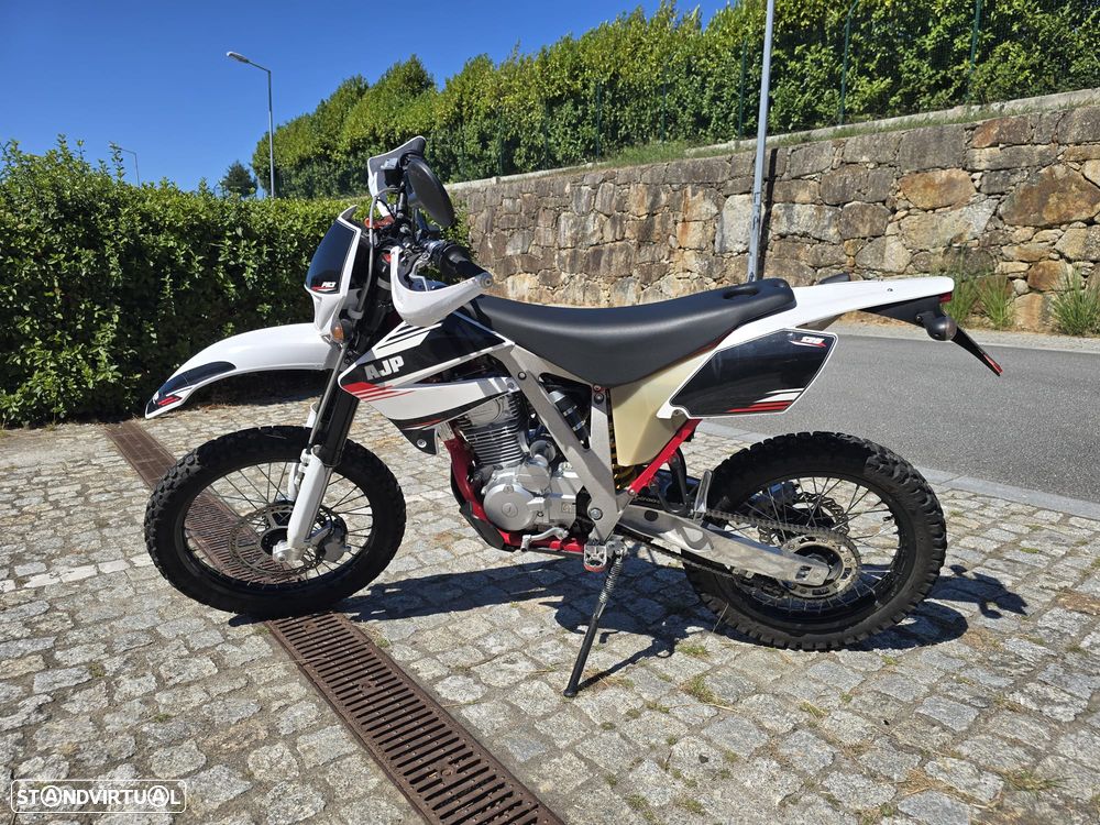 AJP PR3 Enduro pro - 4