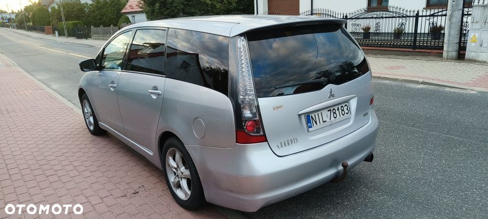 Mitsubishi Grandis - 3