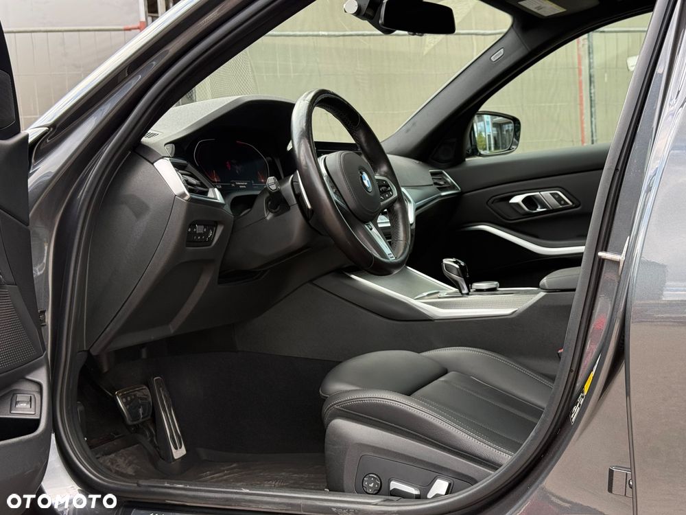 BMW Seria 3 330i xDrive M Sport sport - 17