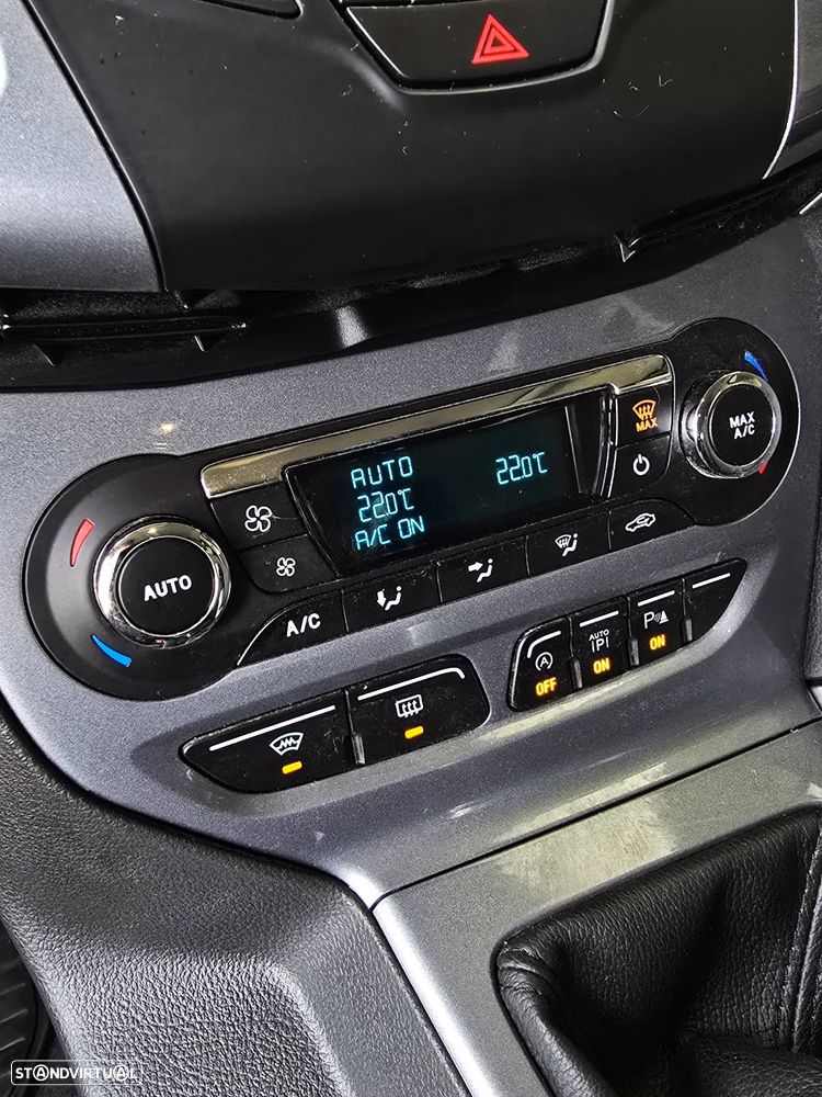 Ford Focus SW 1.0 EcoBoost S&S ST-Line - 19