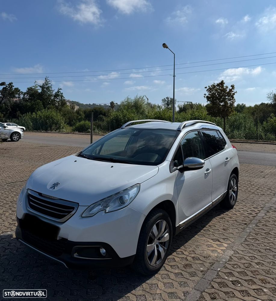 Peugeot 2008 1.2 PureTech Allure - 2